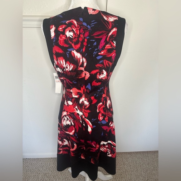 Maggy London Black and Red Plunge Neckline Sheath Dress size 10 New with tag - Picture 3 of 8